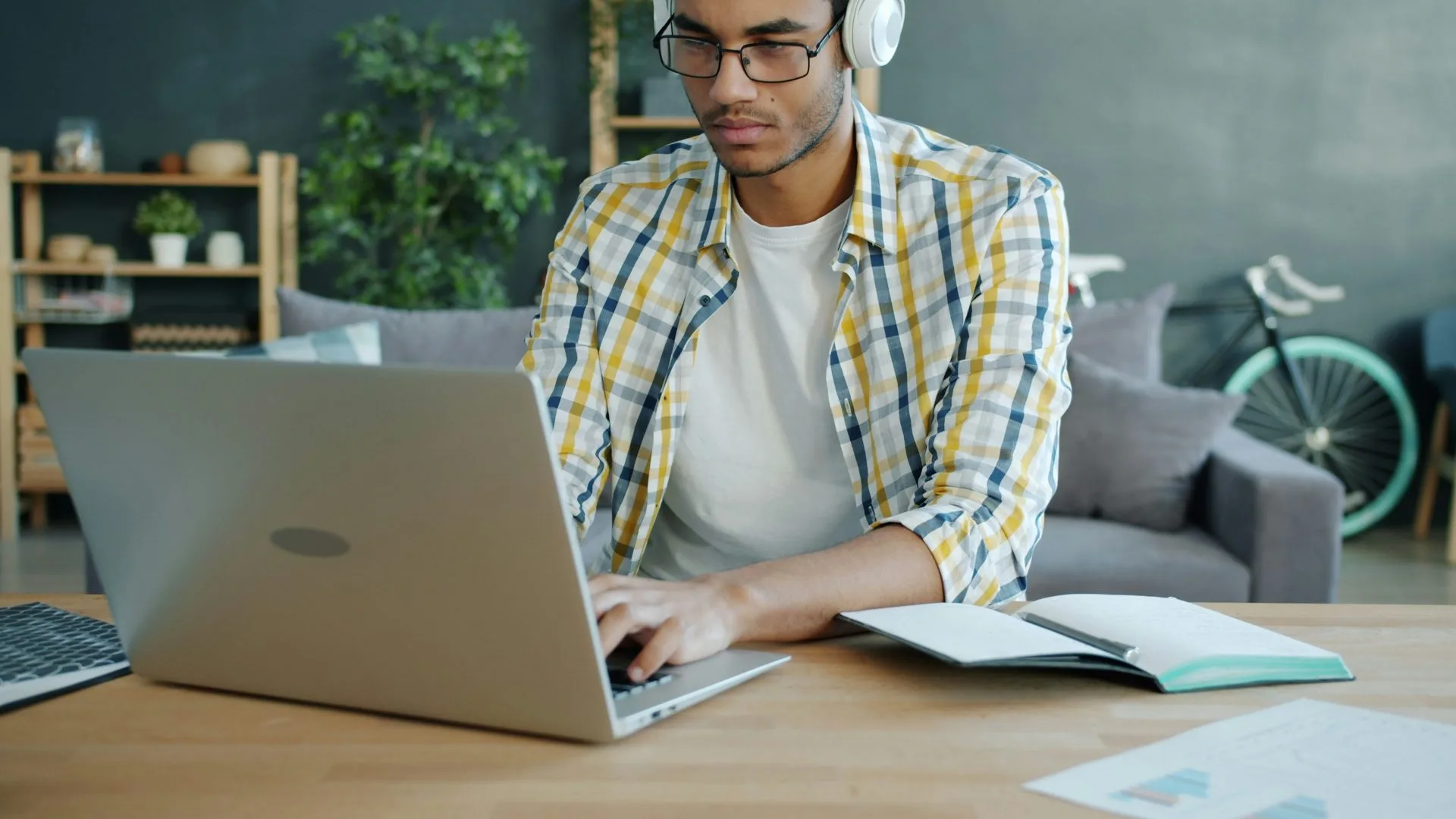 A person learns online