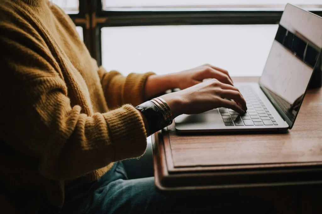 A person uses a computer